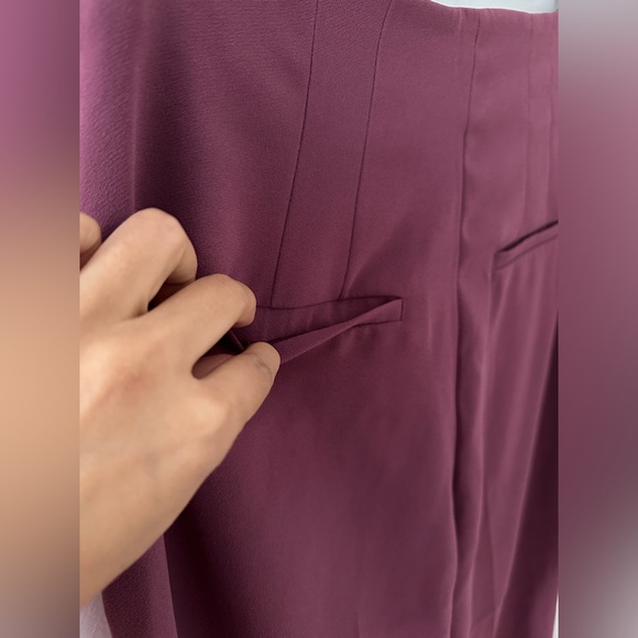 NWOT - RW&CO Raspberry Crepe Tapered Leg Pant with side detail - Picture 4 of 4